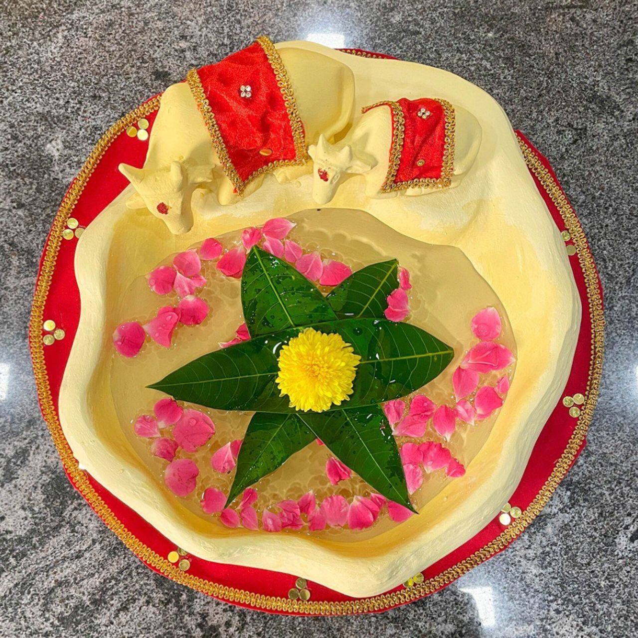 Maadu Uruli (Komadha)